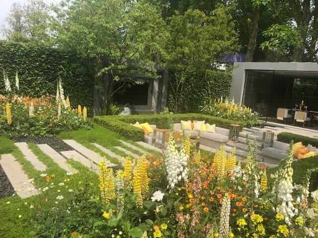Gardengigs-LG-ECO-CITY-GARDEN-Chelsea-Flower-Show-Blooming-Flowers